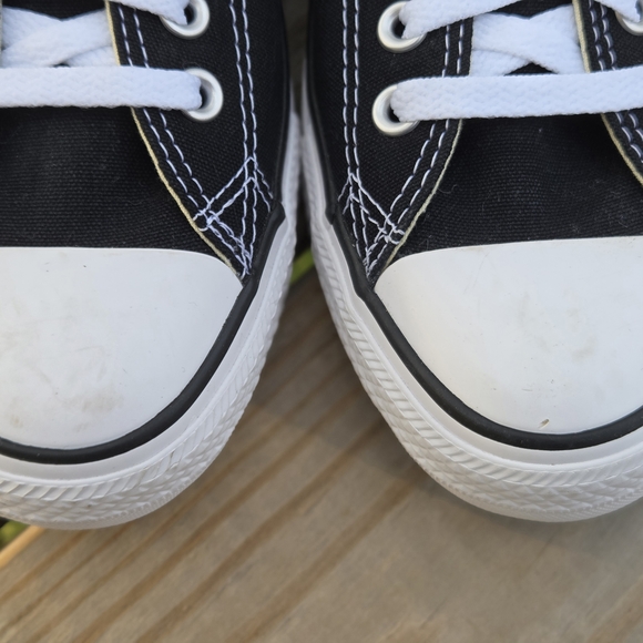 Men's Lowtop Converse Black and White Size 8.5 - Picture 10 of 13